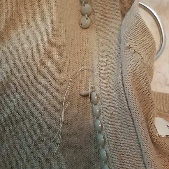 Button down sweater - Picture 3 of 3